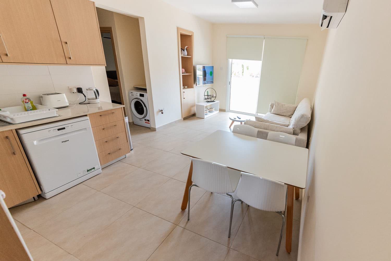 Ground Floor Pool 2BR Apartment M2CS photo 2